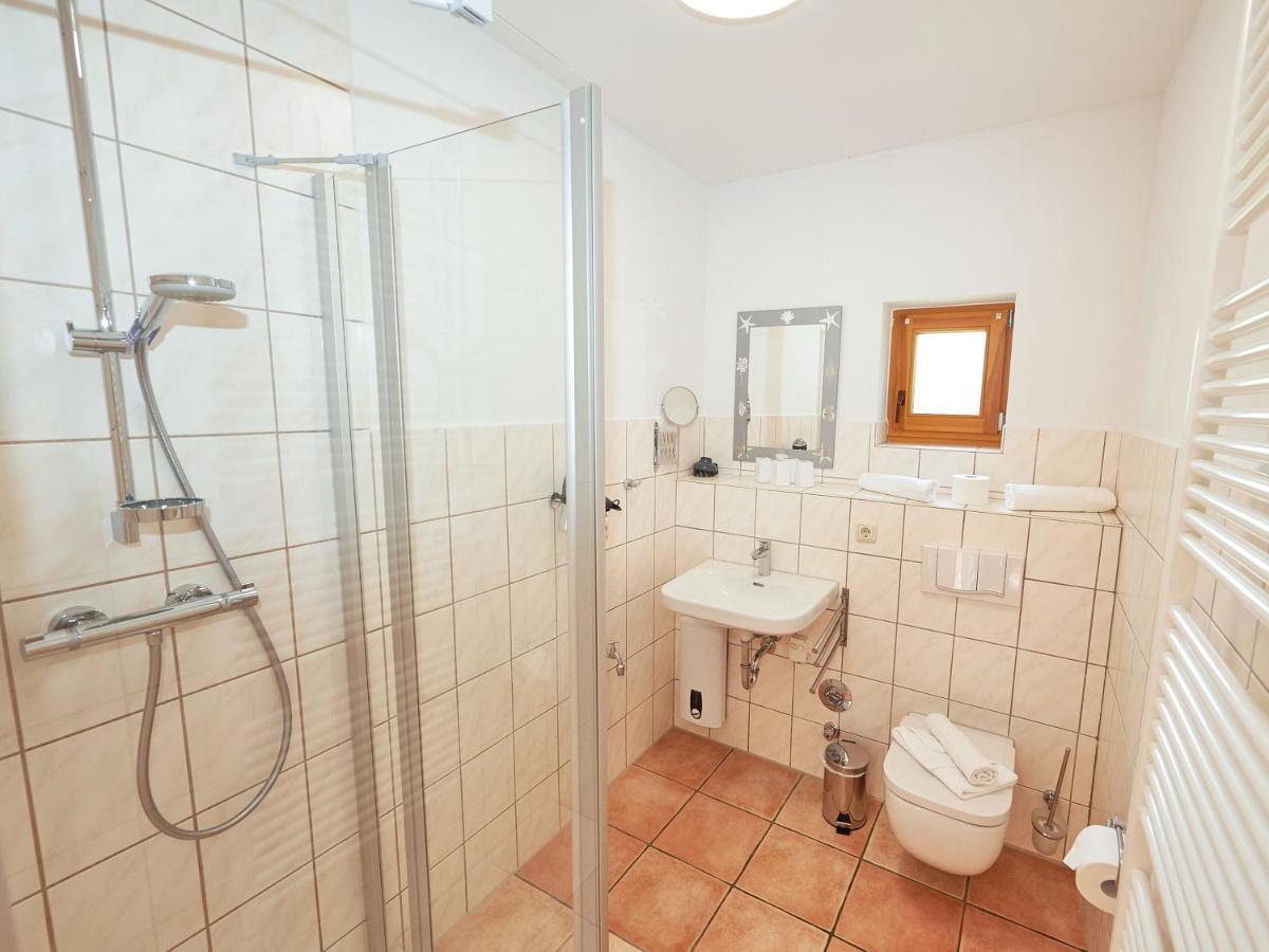 Strandschloesschen Sellin - Haushaelfte 4 Bagian luar foto